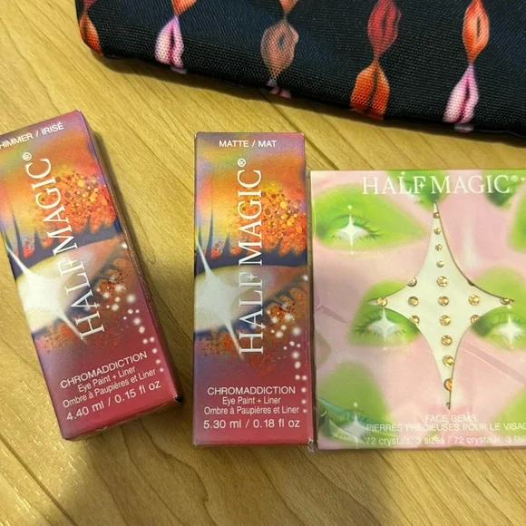 Half Magic Makeup Set - Picture 2 of 6